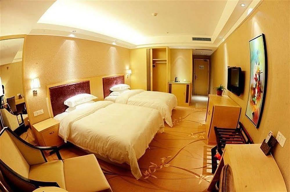 Shiyan  Ronghe Holiday Hotel מראה חיצוני תמונה
